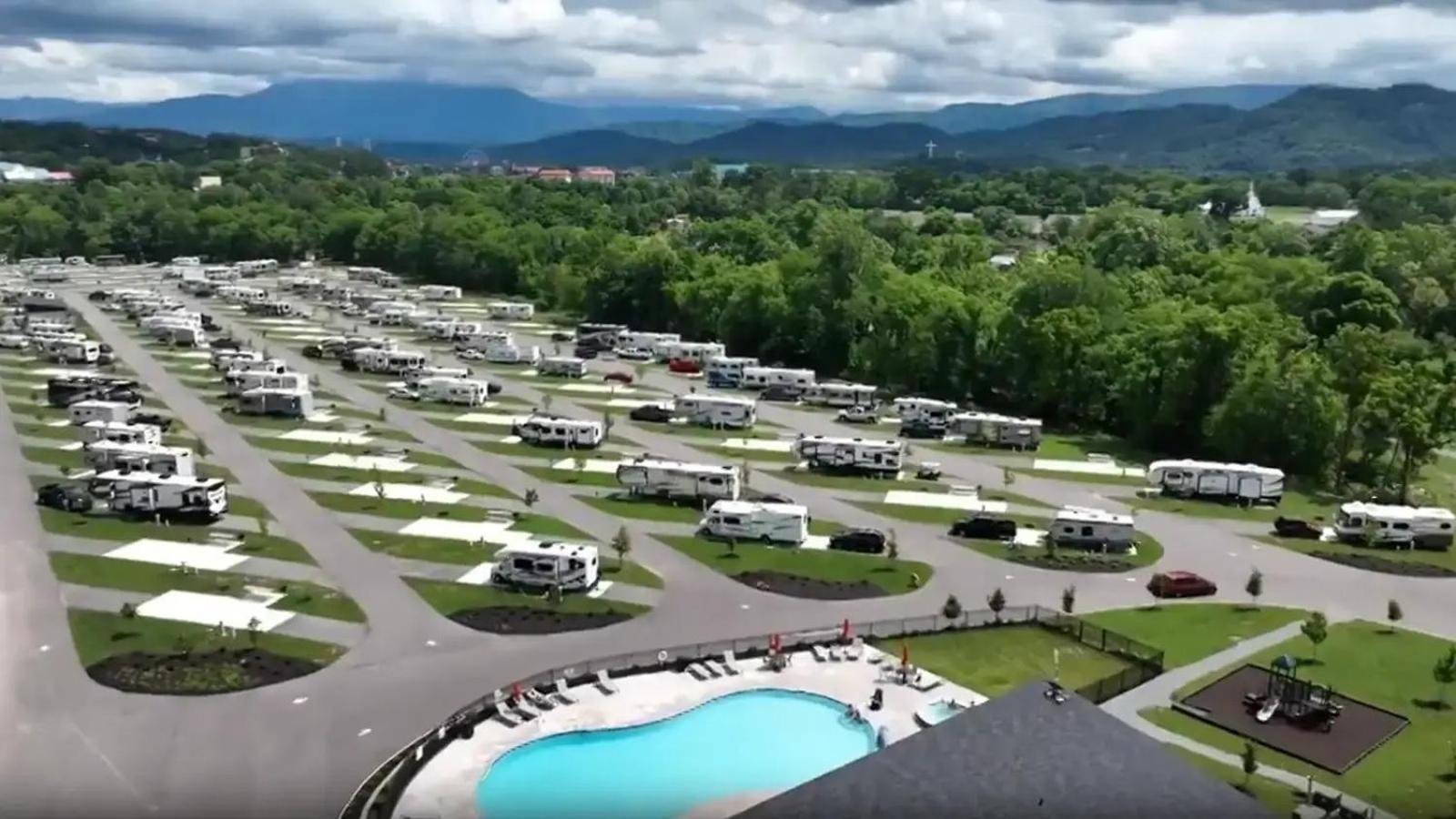 Pigeon Forge Landing Rv Resort Exteriör bild